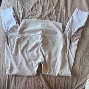 Wilo ribbed Cream and Tan Leggings